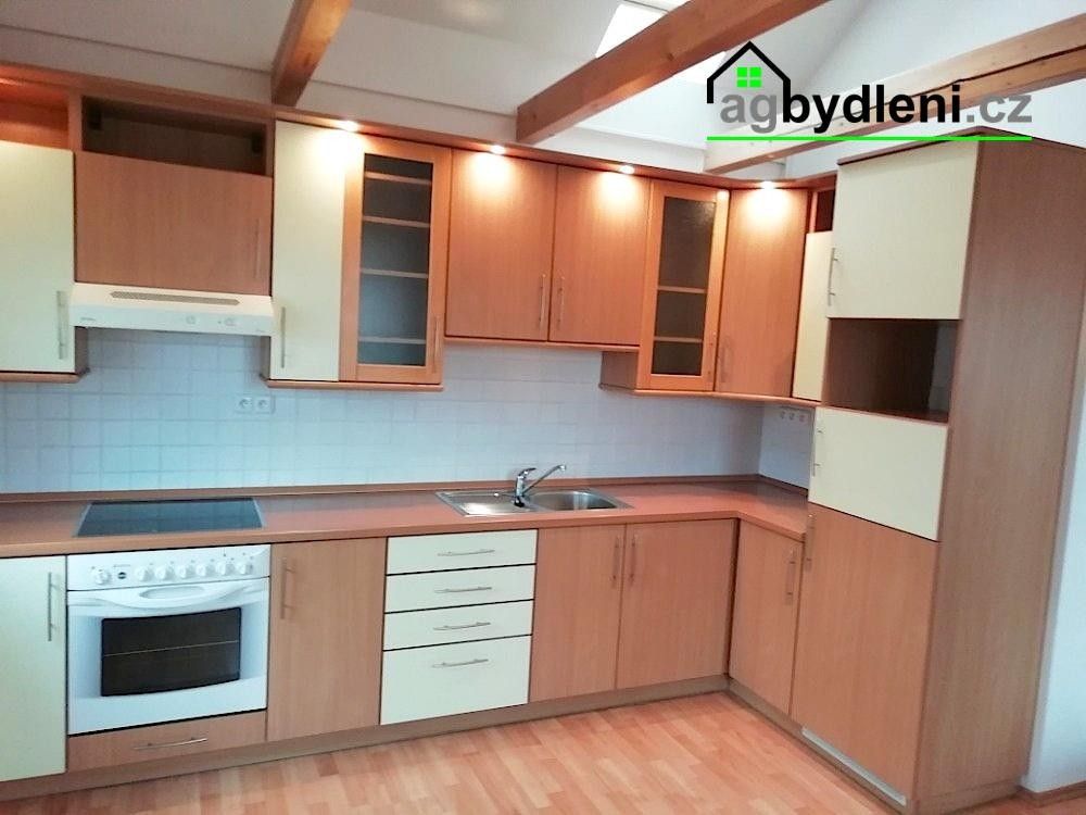 2+kk, Prostřední, Plzeň, 65 m²