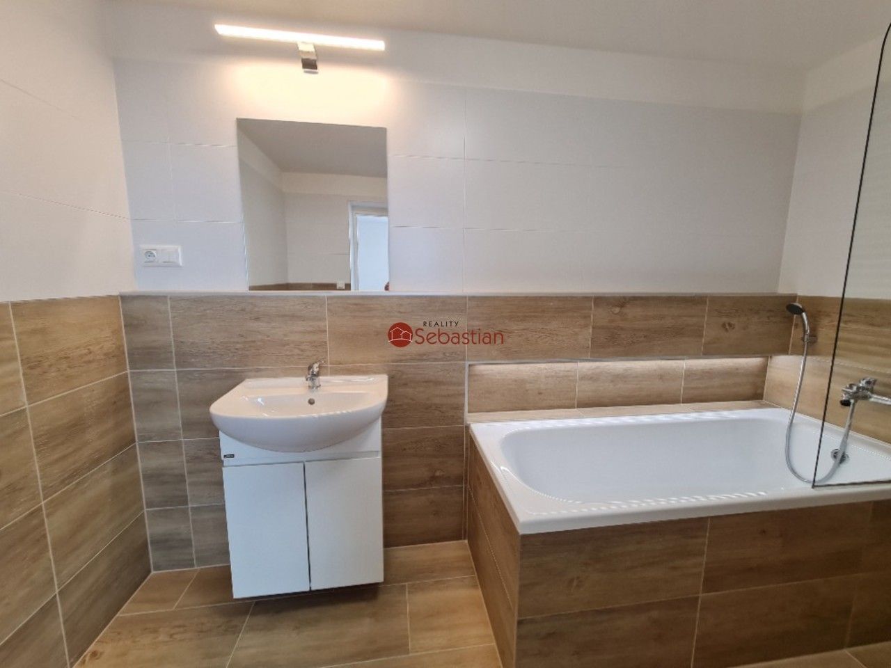 Pronájem byt 2+kk - Antonína Sochora, Teplice, 59 m² - 5