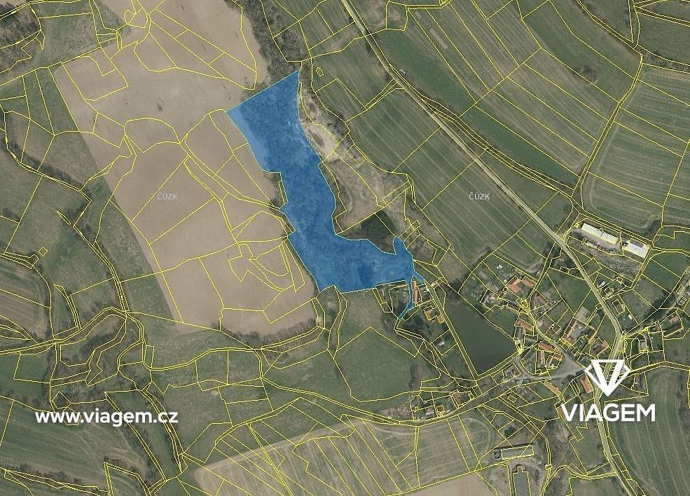 Zemědělský pozemek, 1 329 m²