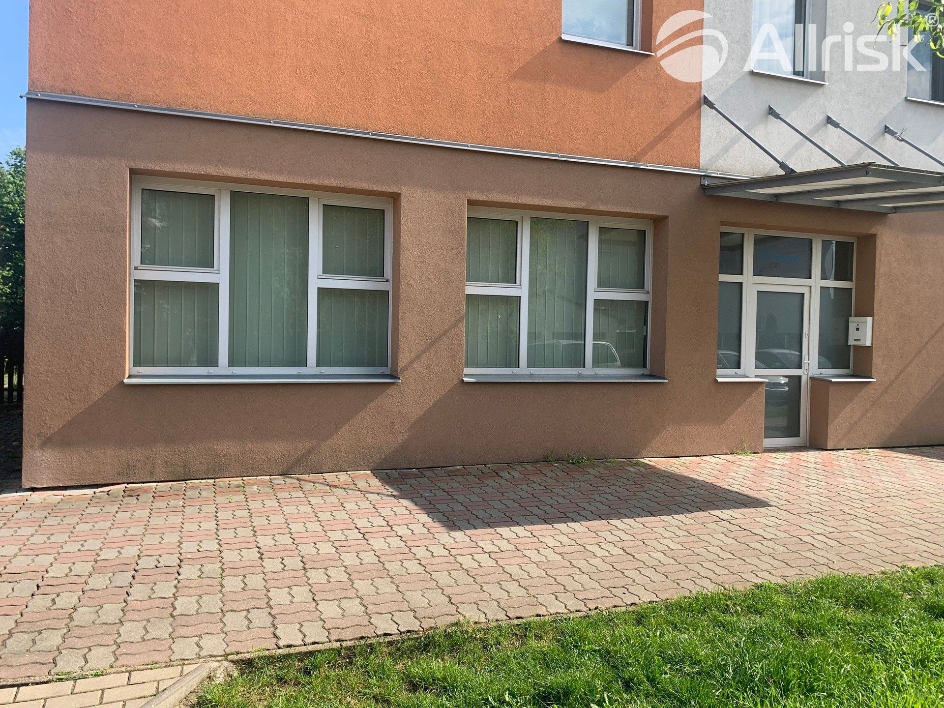 Pronájem obchodní prostory - Vodnická, Praha, 67 m²