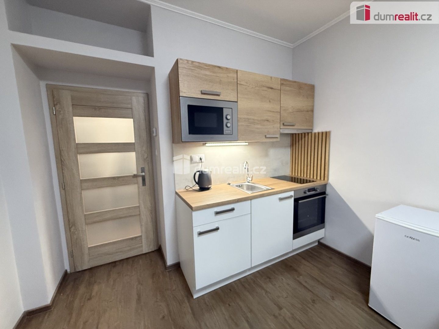 1+kk, Kralická, Praha, 25 m² - 2