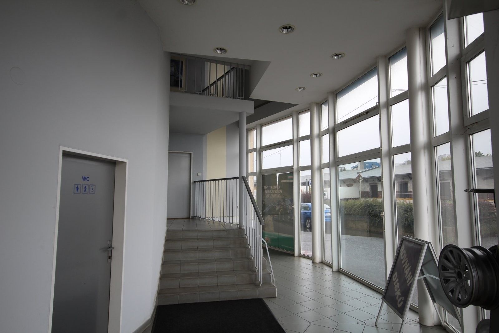 Pronájem obchodní prostory - Nákladní, Liberec, 173 m²