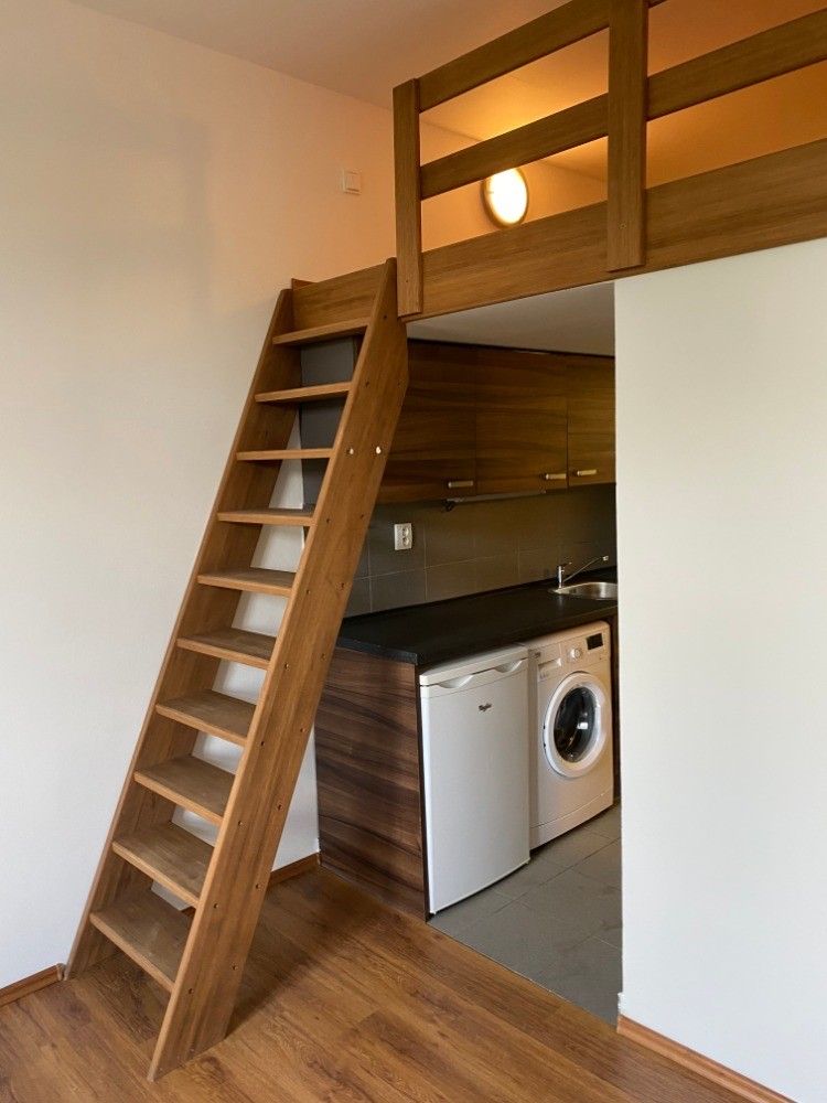 Pronájem byt 1+kk - Freyova, Praha, 20 m²