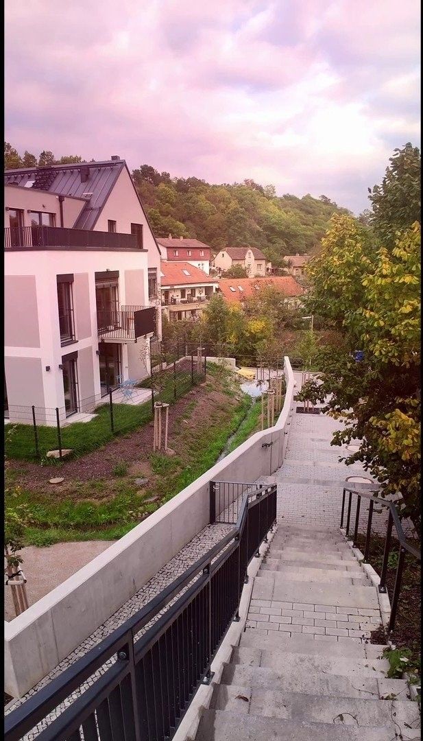 2+kk, Lysolajské údolí, Praha, 41 m²