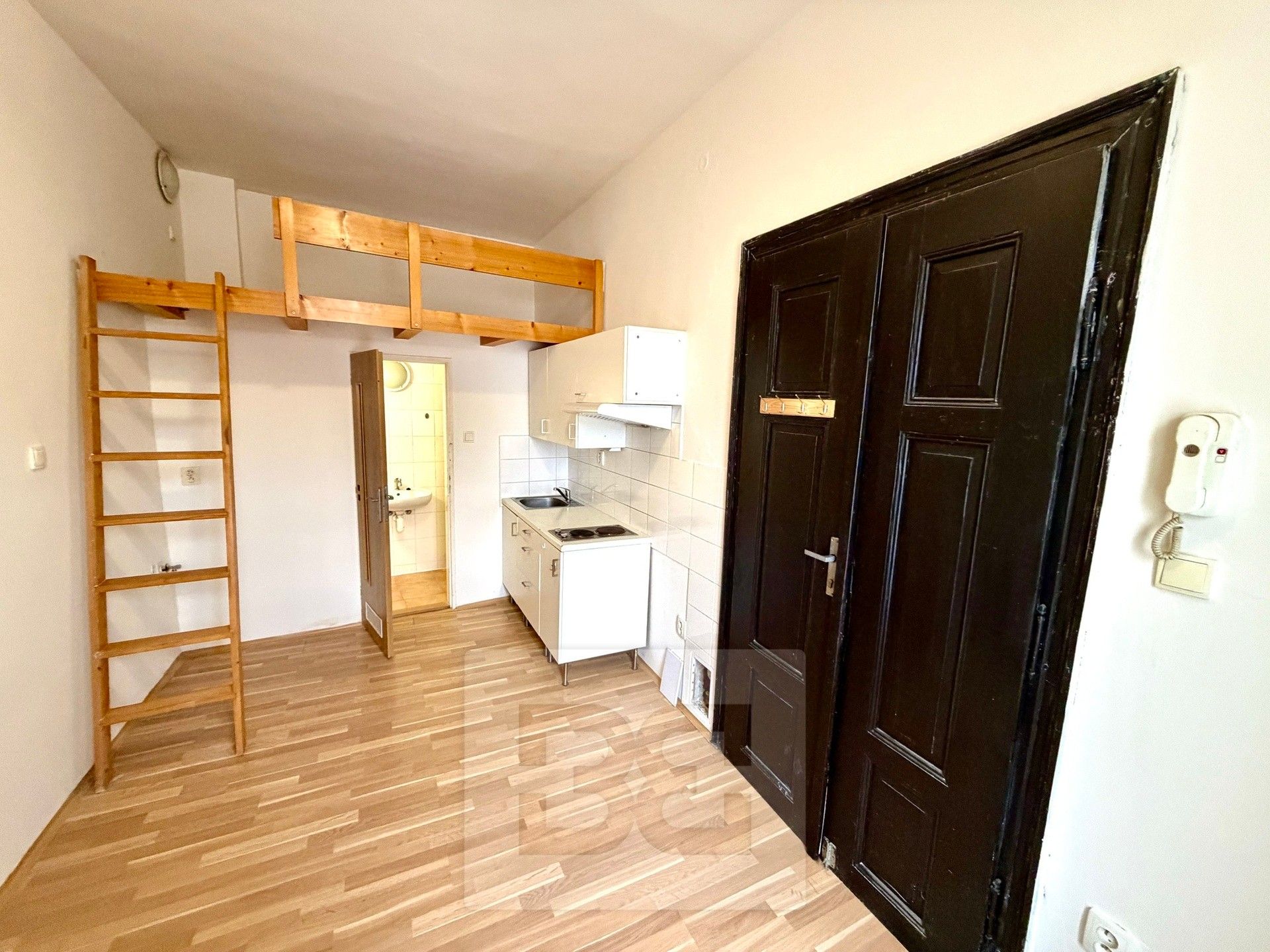 Byty, Krátká, Štětí, 14 m² - 1