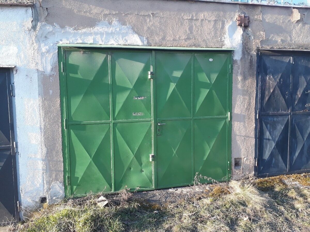 Garáže, Plzeň, 301 00