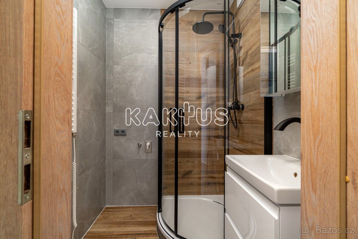 Pronájem byt - Ostrava, 708 00