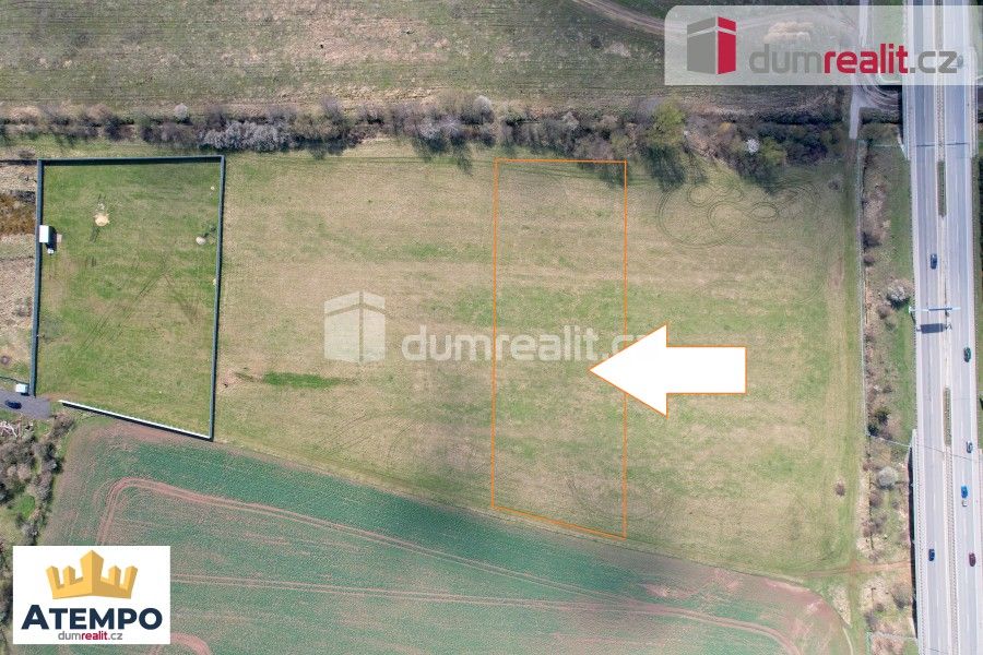 Prodej komerční pozemek - Úsilné, 6 439 m²