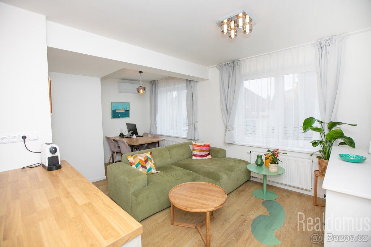 Pronájem byt - Praha, 163 00