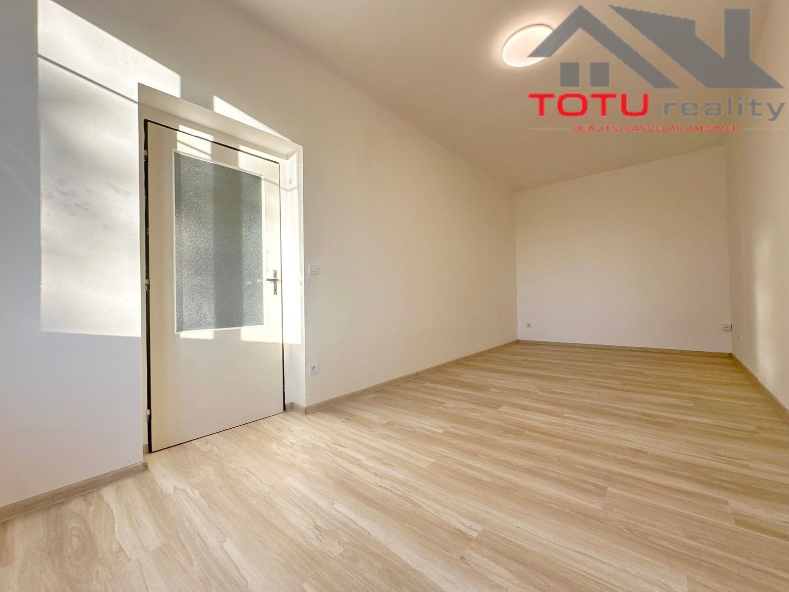 Pronájem byt 1+1 - Lužická, Jaroměř Pražské Předměstí, 42 m² - 5