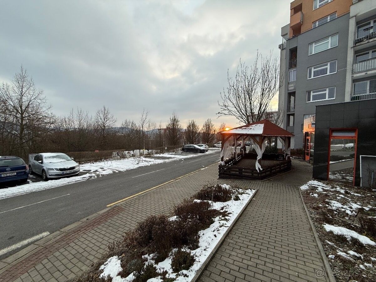 Garáže, Zlín, 760 05