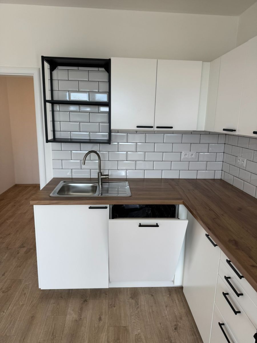 Pronájem byt 4+kk - Jordana Jovkova, Praha - Modřany, 76 m² - 2