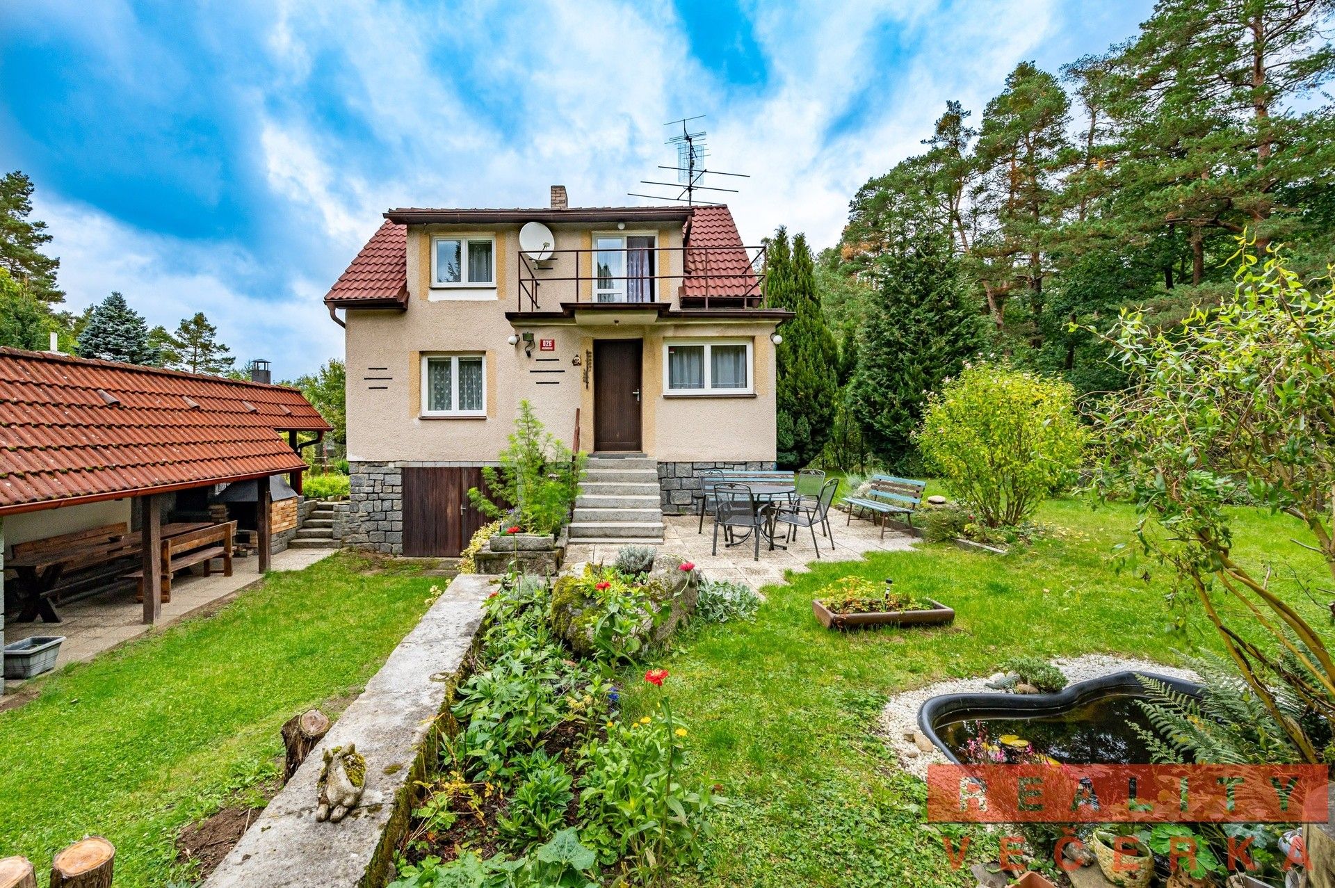 Prodej rodinný dům - Kozárovice, 180 m²