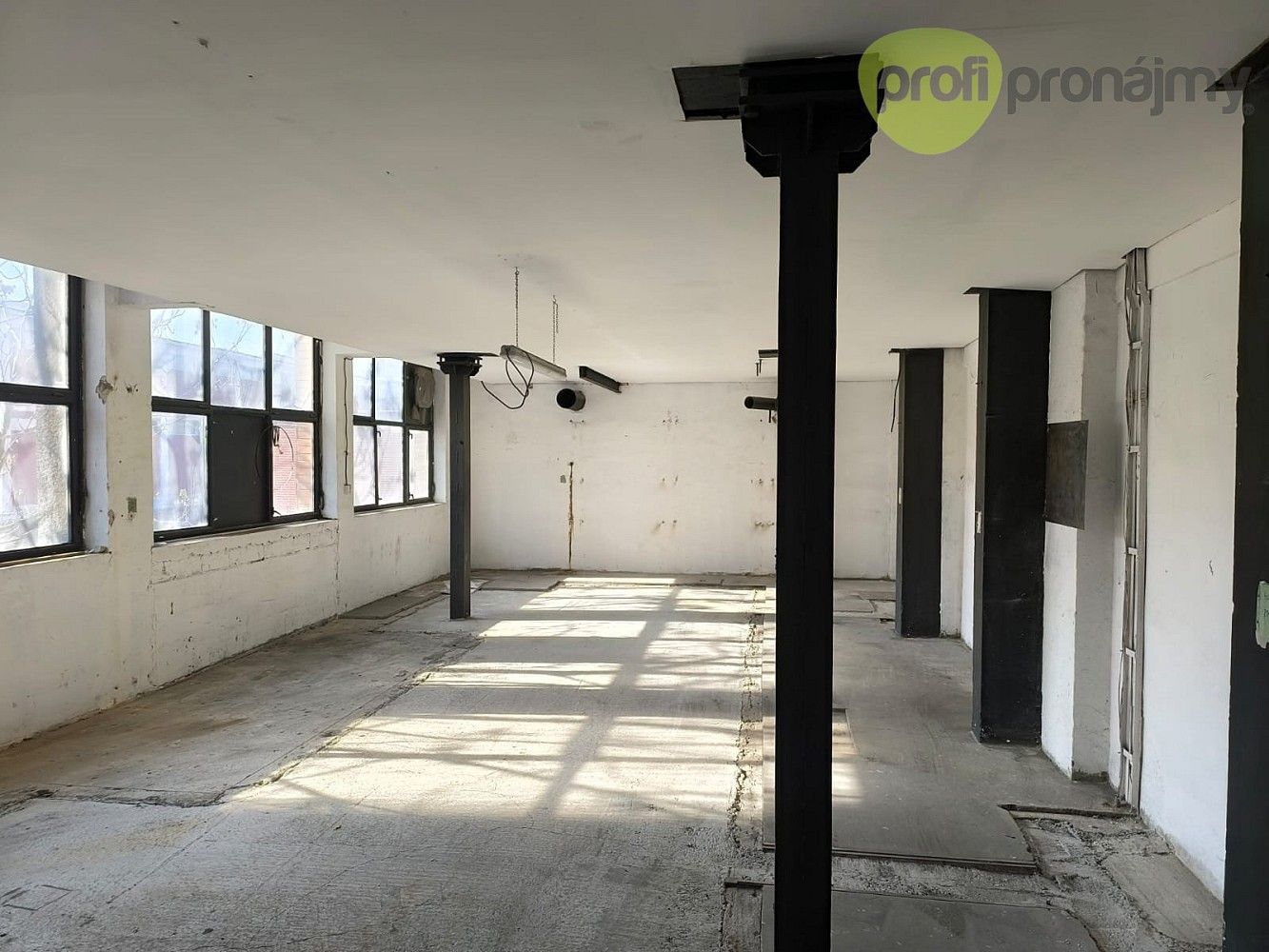 Sklady, Zlín, Zlínský kraj, 521 m² - 1