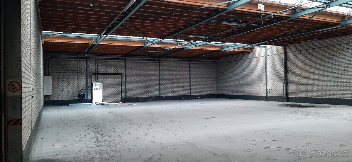 Sklady, 987 66, Zahraničí