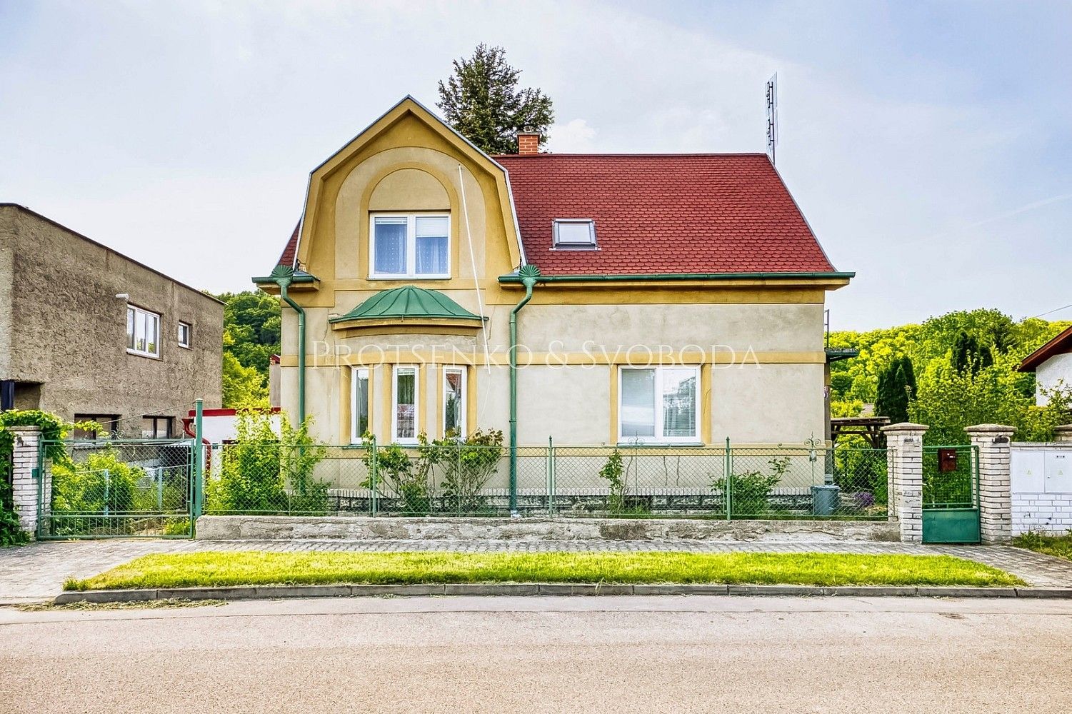 Rodinné domy, Kralupy nad Vltavou - Lobeček, okres Mělník, Středočeský kraj, 180 m² - 1