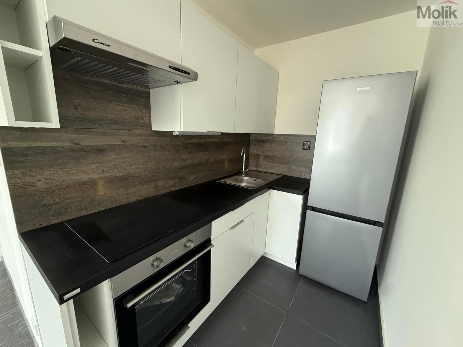2+kk, Žižkovo náměstí, Chomutov, 50 m²
