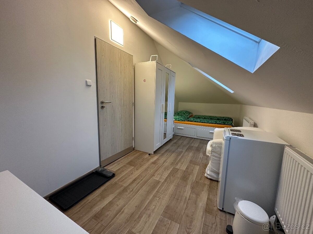 Pronájem byt - Praha, 193 00