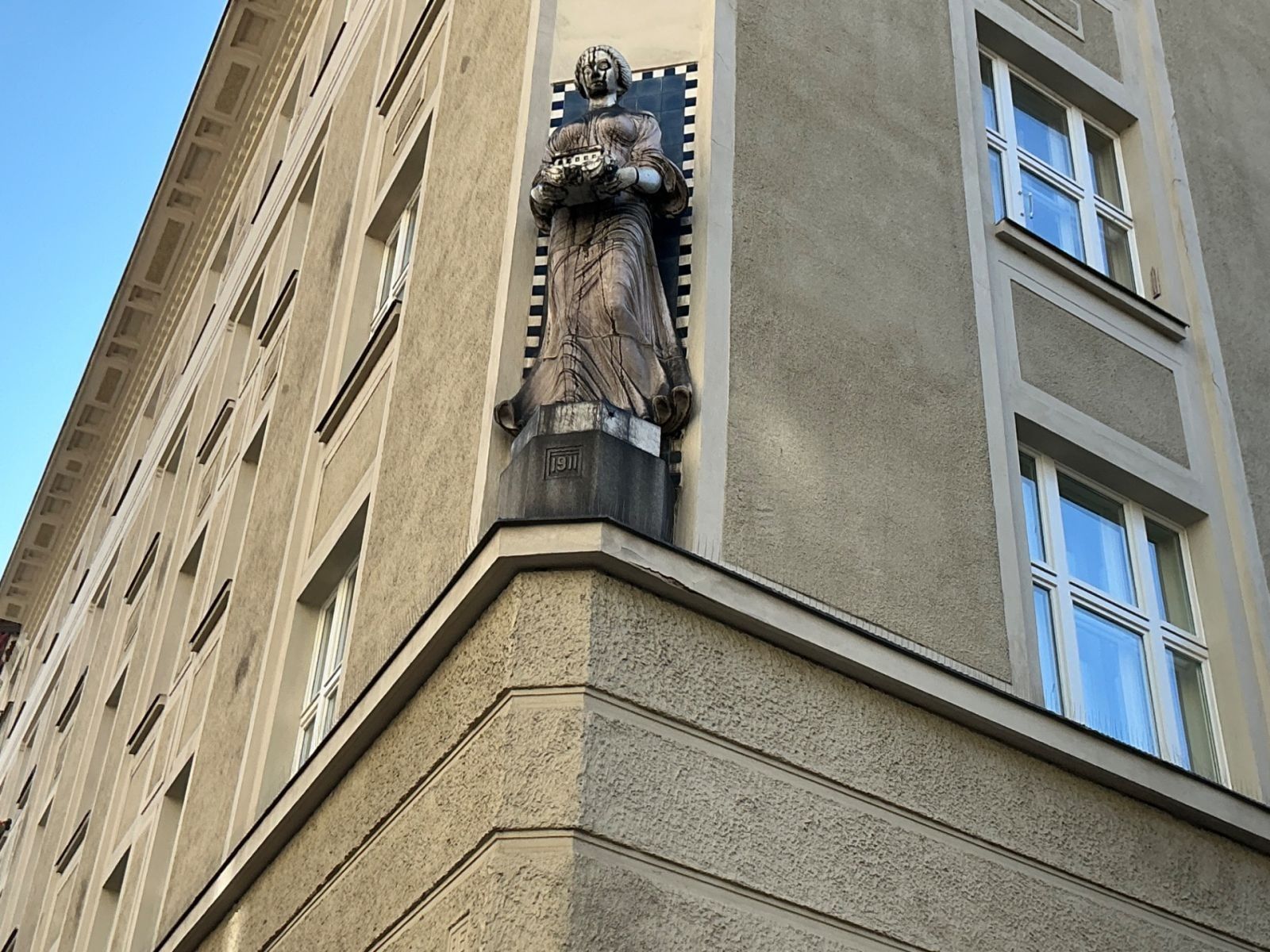 3+1, U Starého hřbitova, Praha - Josefov, 100 m² - 1