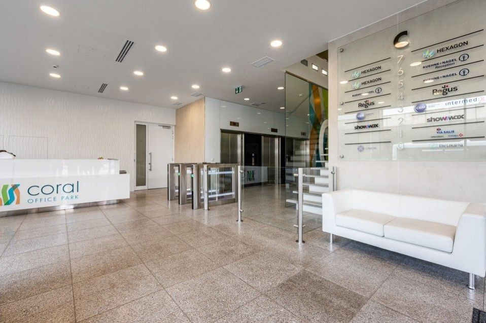 Kancelář · 280 m² · Bucharova, Praha - 4
