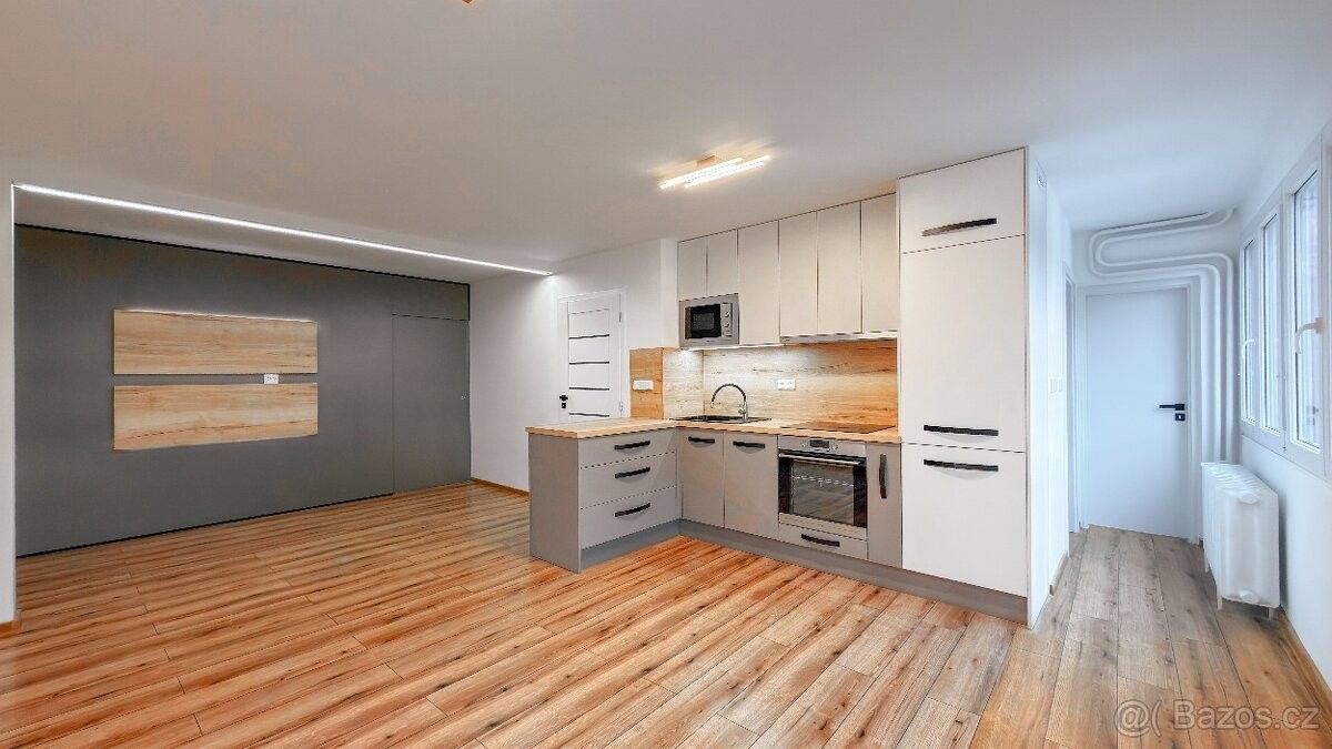 Byty, Pardubice, 530 09