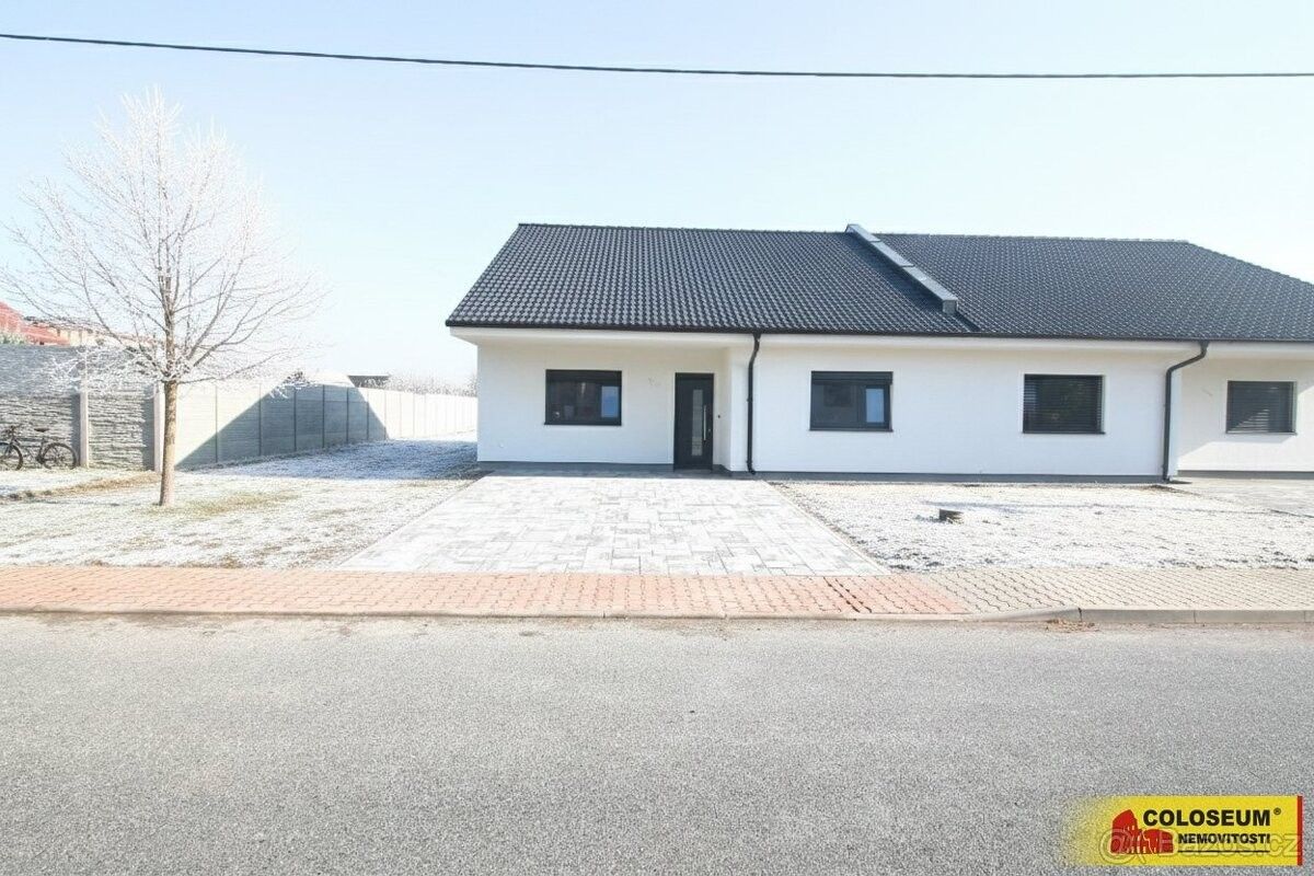 Rodinné domy, Hrabětice, 671 68