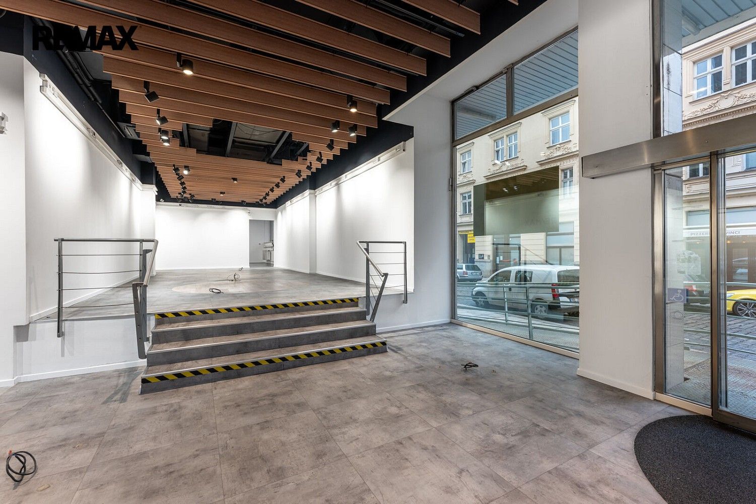 Pronájem obchodní prostory - Plzeň - Vnitřní Město, okres Plzeň-město, Plzeňský kraj, 182 m² - 5