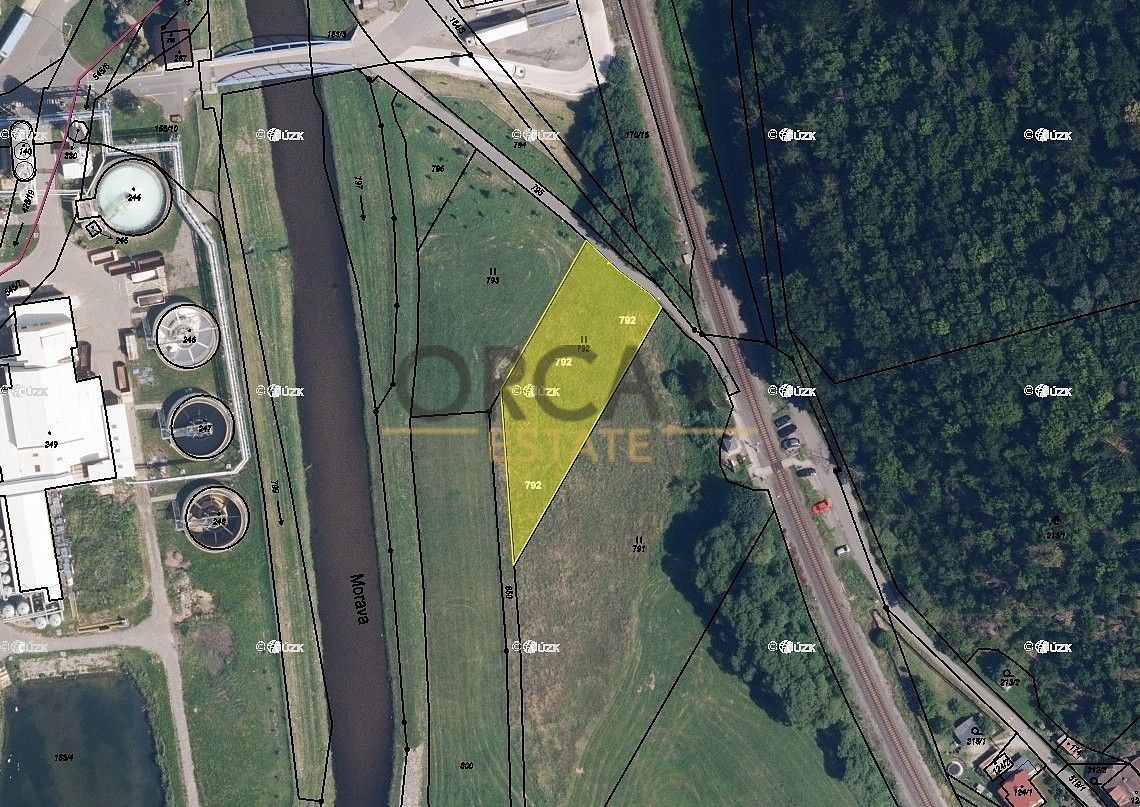 Pozemek, 1 450 m²
