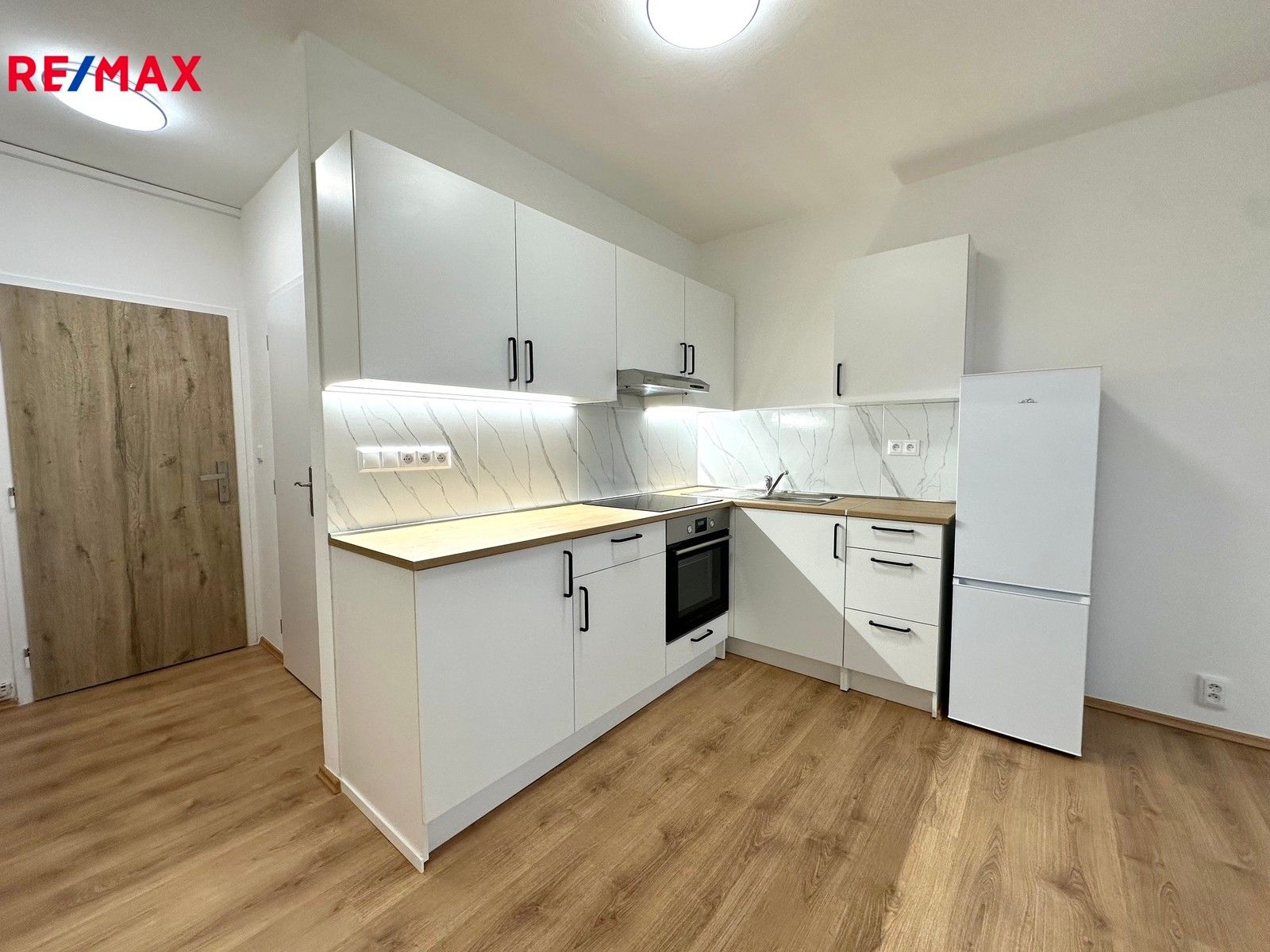 Pronájem byt 1+kk - Bratří Hlaviců, Vsetín, 28 m²