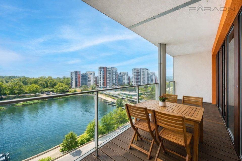 2+kk, Jankovcova, Praha, 67 m²