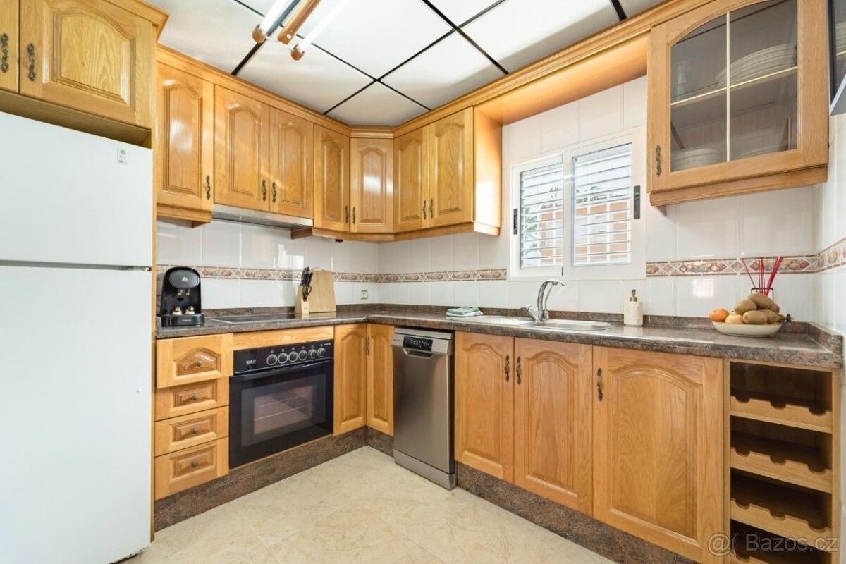 Prodej rodinný dům - 987 66, Zahraničí