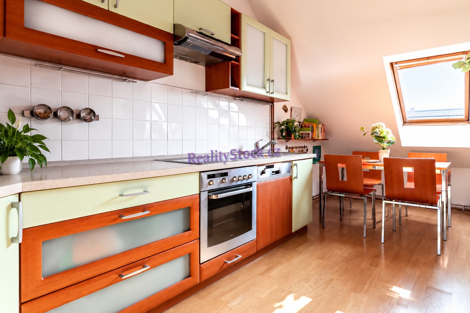 3+kk, Holandská, Praha, 96 m² - 1