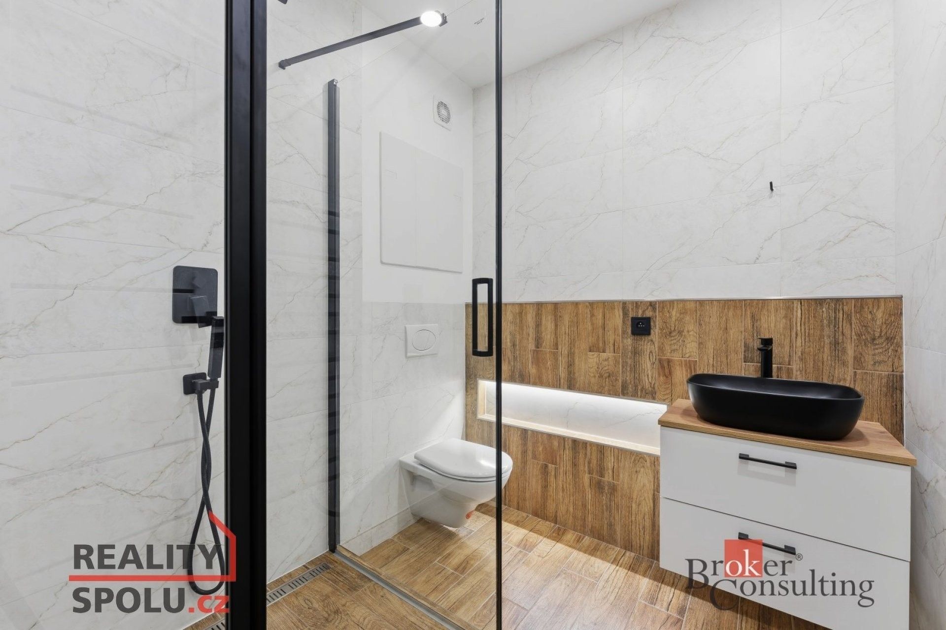 Prodej byt 1+1 - Pod Zámečkem, Hradec Králové, 32 m²