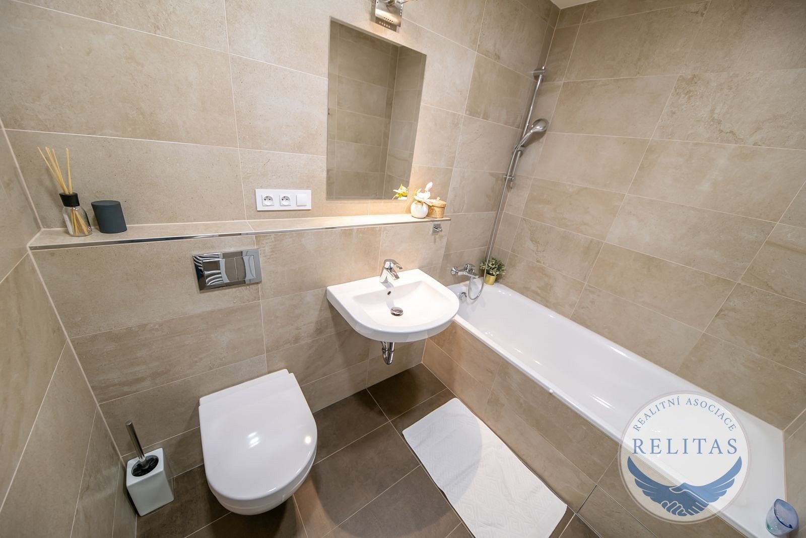 Byt 1+kk · 37 m² · Kačírkova, Praha - 4