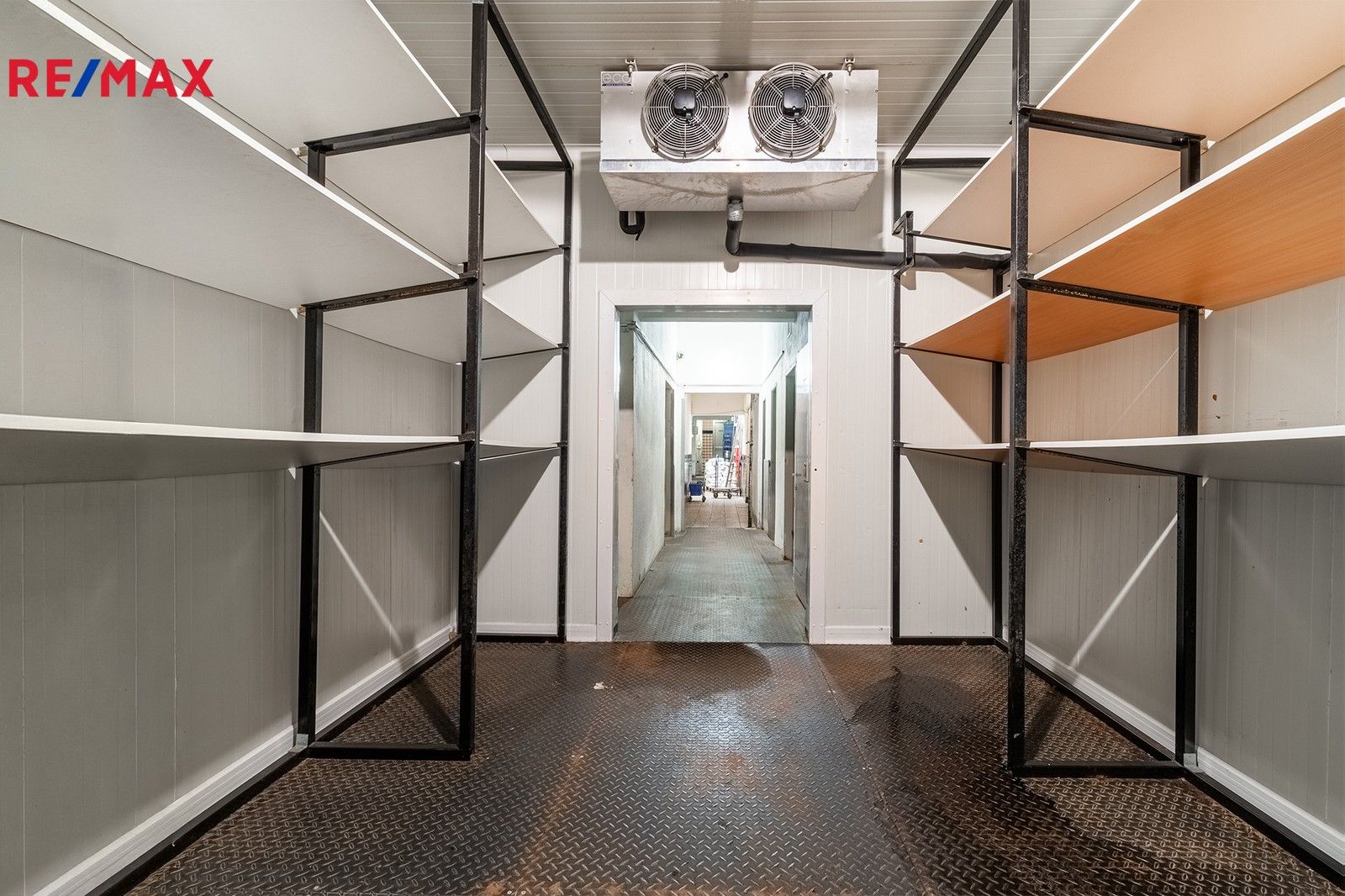 Pronájem komerční - Sokolovská, Plzeň, 12 m²