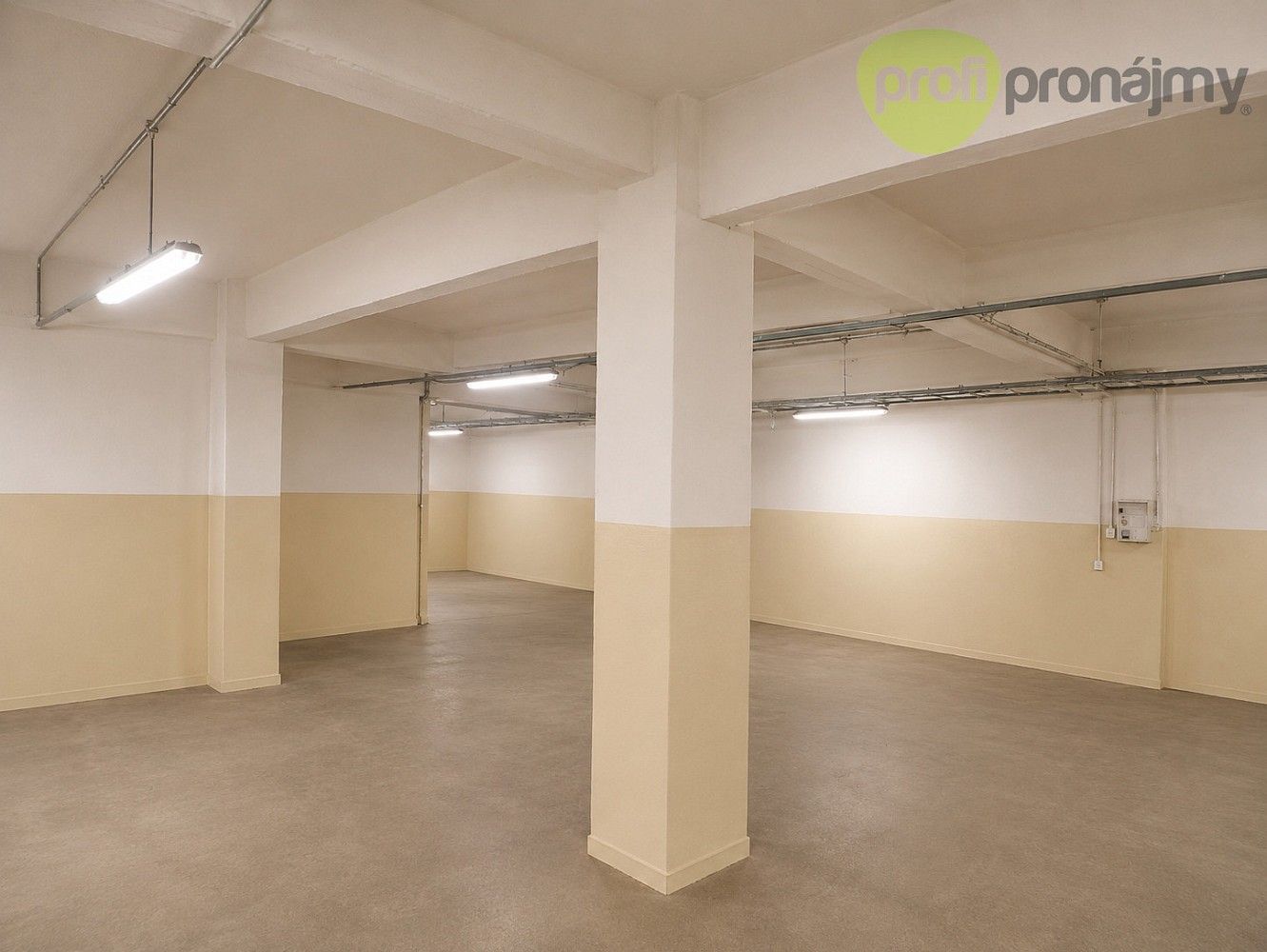 Sklady, Zlín, Zlínský kraj, 240 m² - 1
