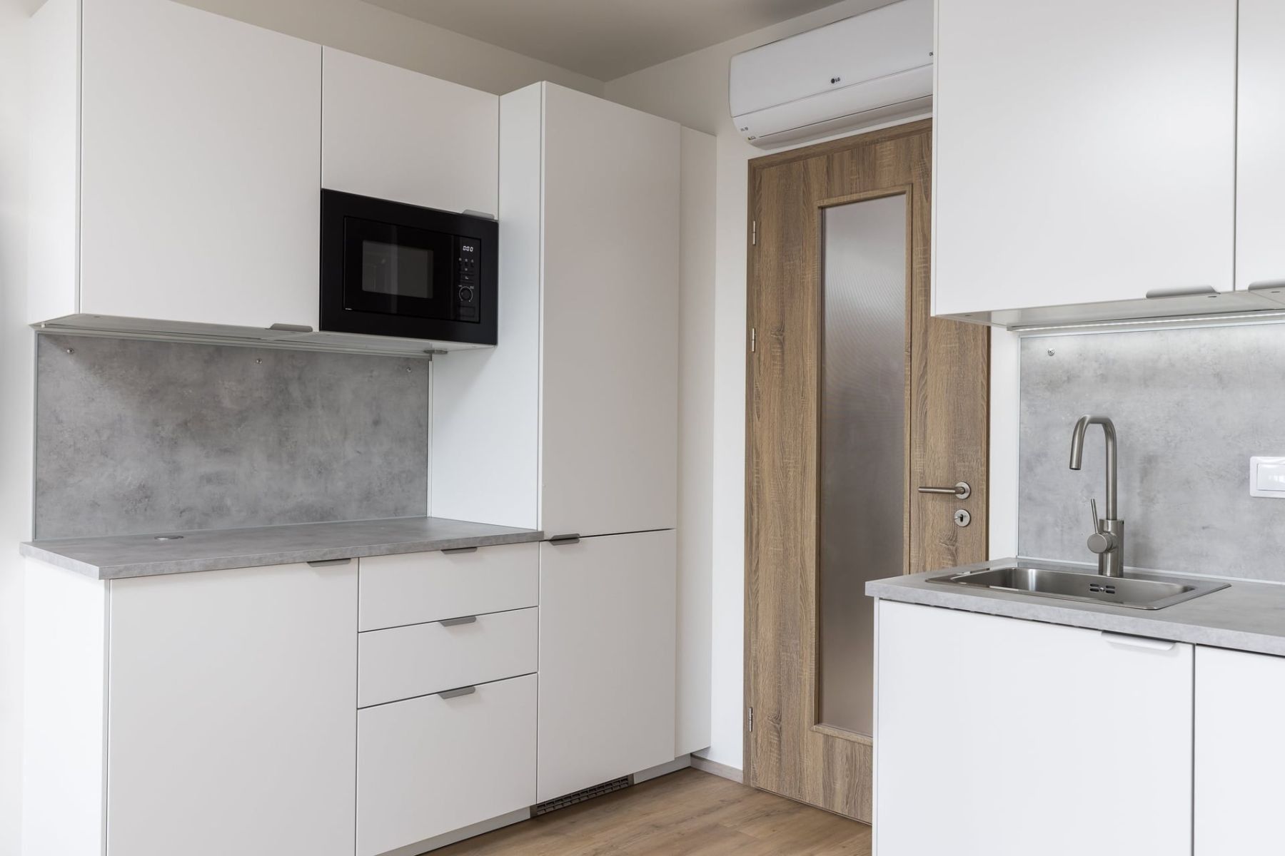 1+kk, Výstavní, Praha - Háje, 33 m² - 2