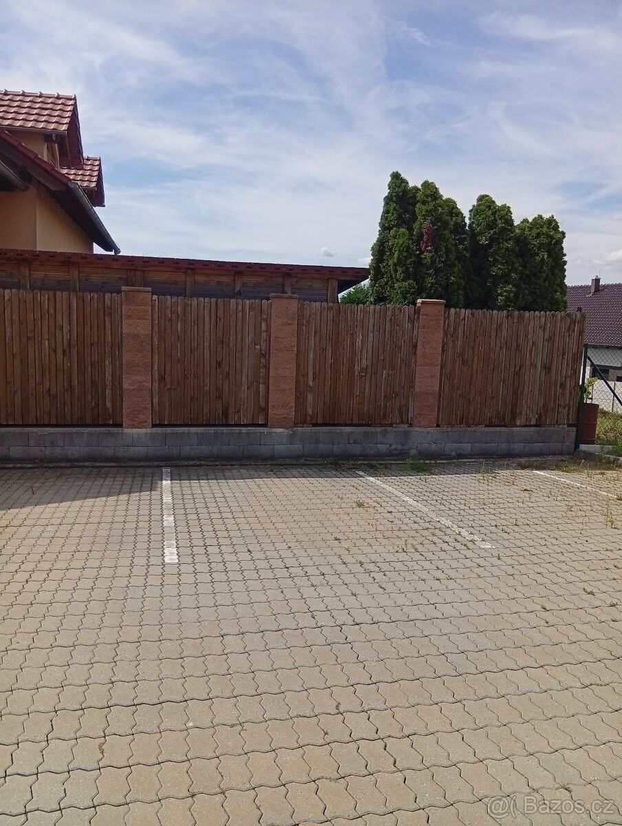 Ostatní, Uherské Hradiště, 686 05