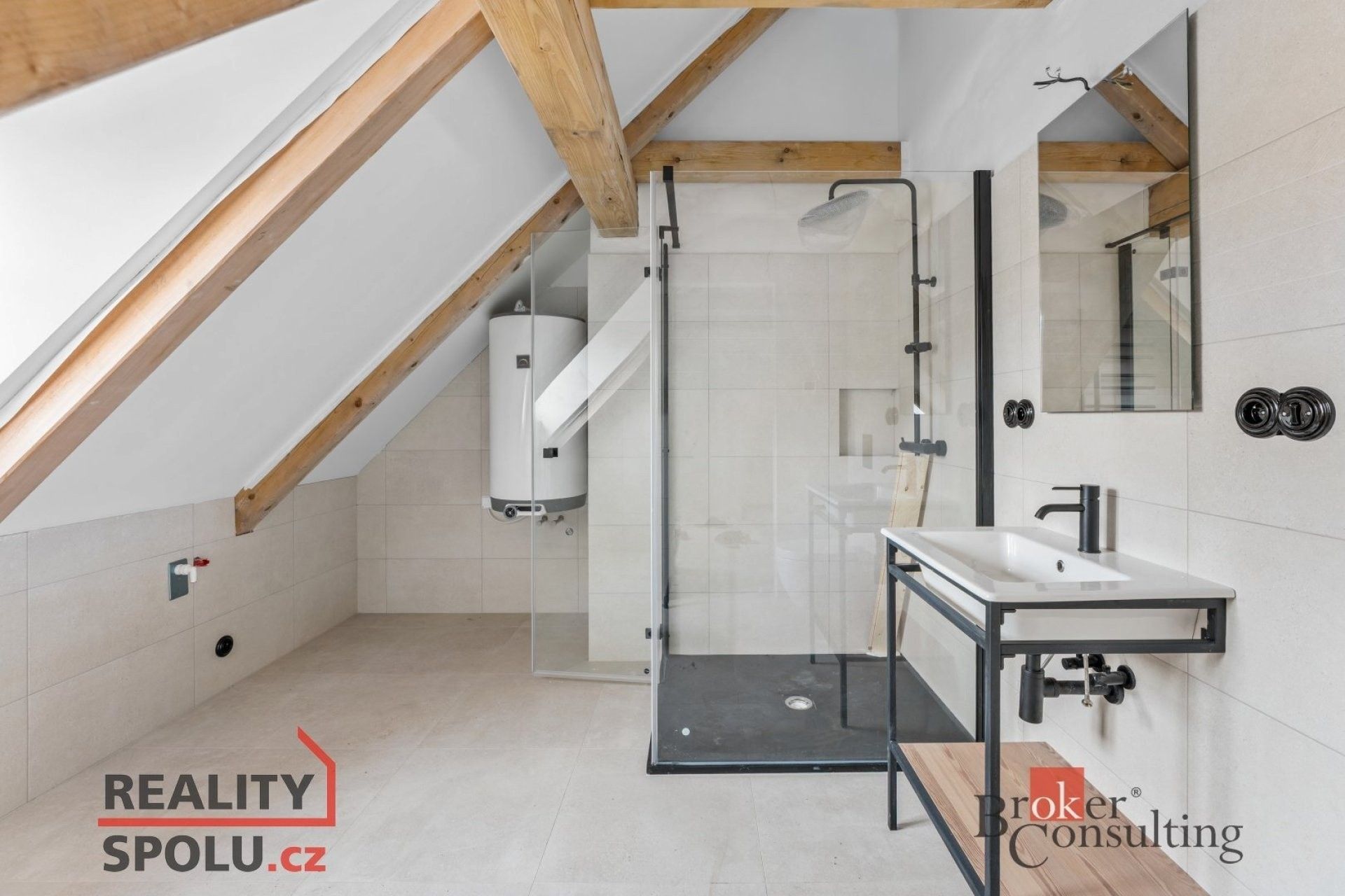 Prodej byt 4+kk - Slavíkova, Jince, 110 m²