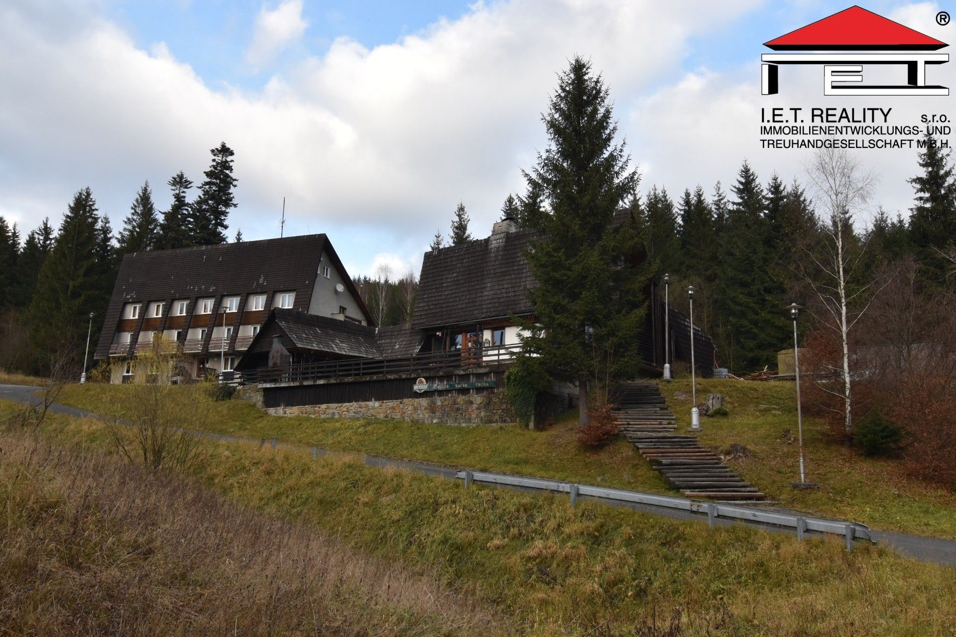 Prodej komerční - Bílá, 1 117 m²