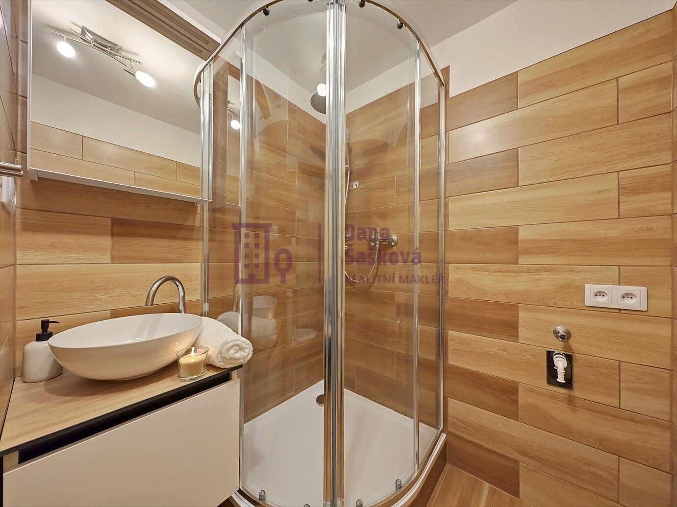 Pronájem byt 2+1 - sídliště Vajgar, Jindřichův Hradec, 61 m²