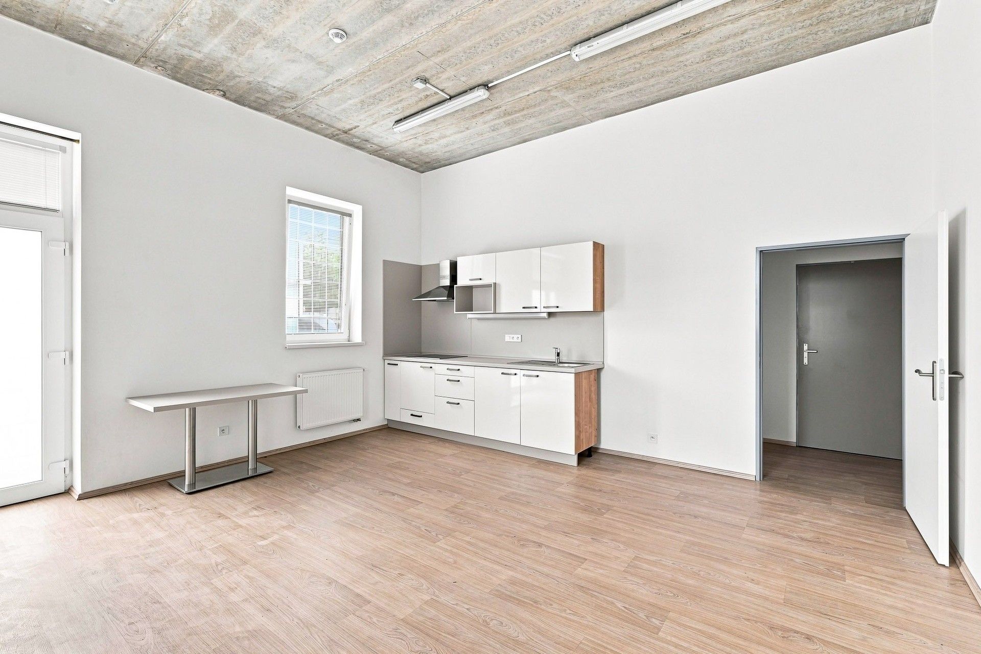 Kanceláře, Bečovská, Praha Uhříněves, 34 m²