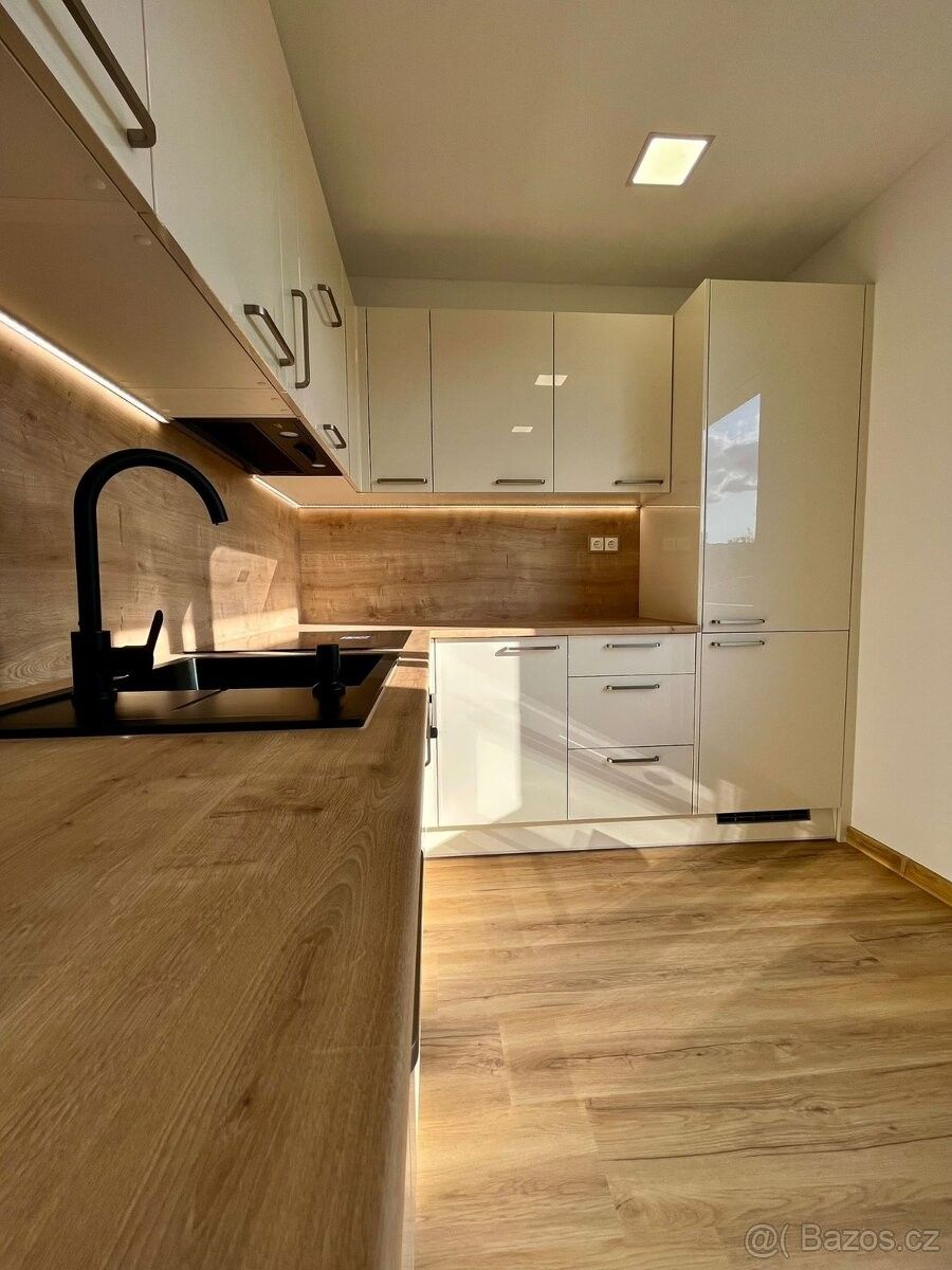 Pronájem byt - Karviná, 735 06