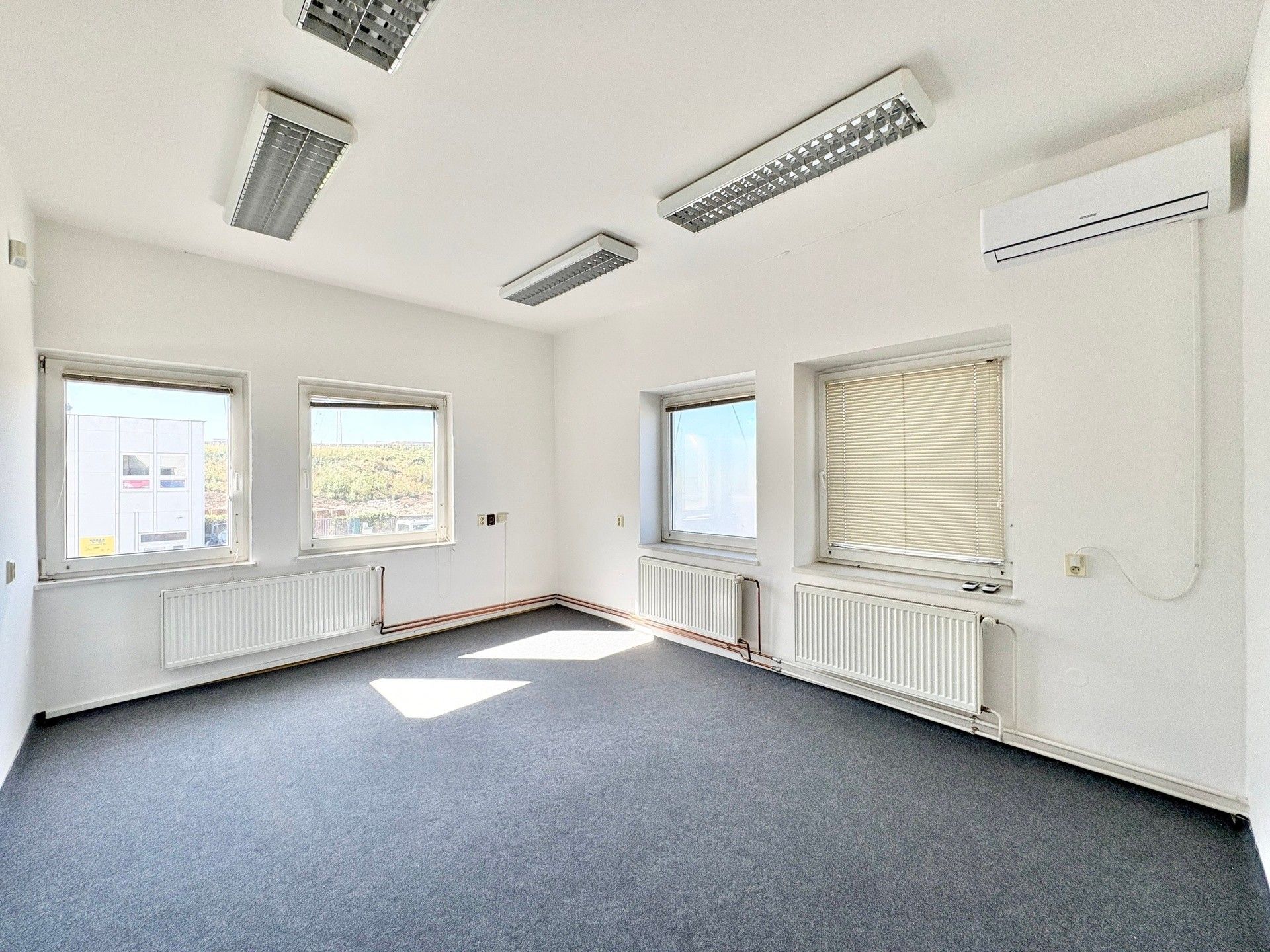 Kanceláře, Kaštanová, Brno, 58 m² - 1