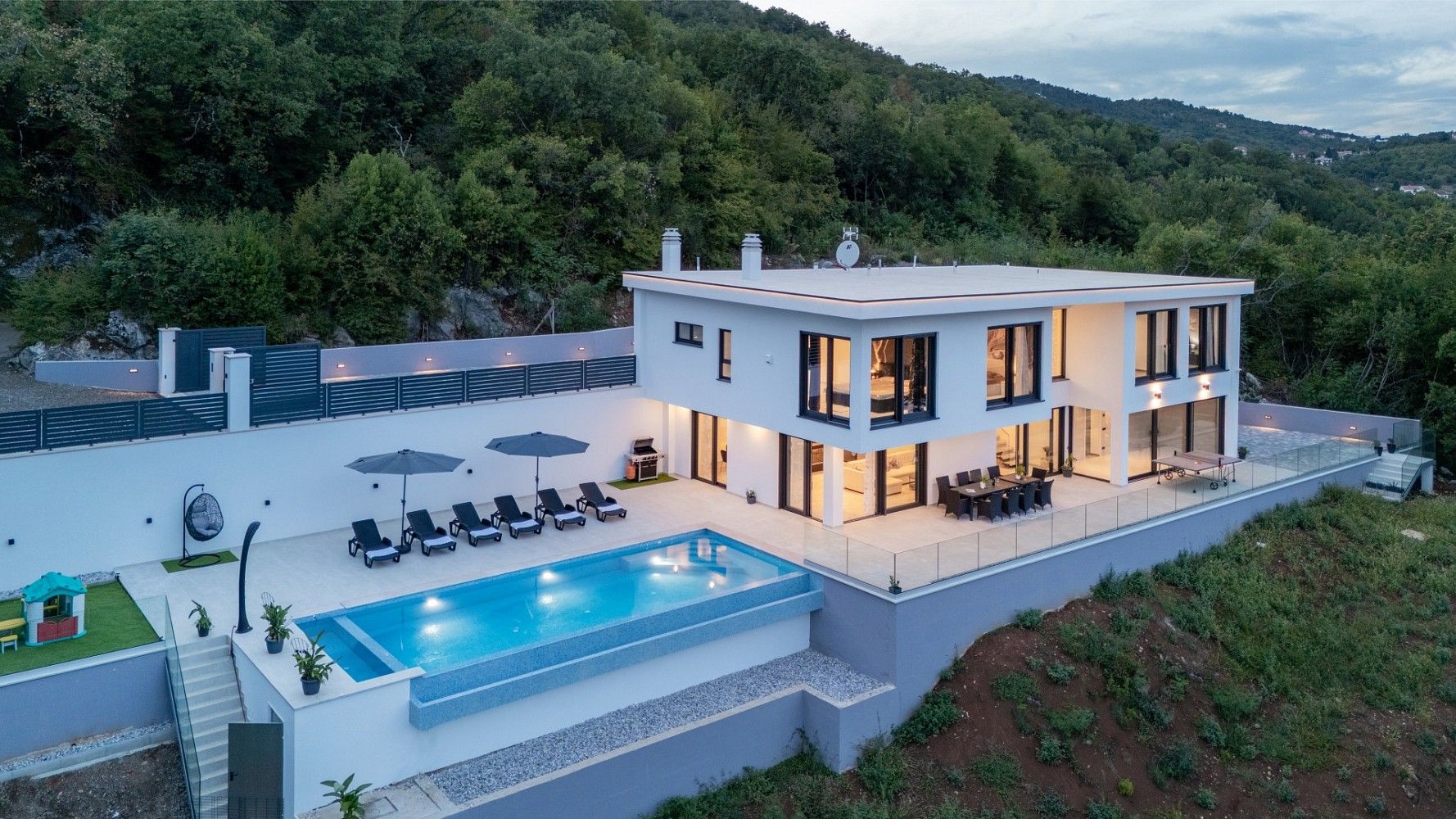 Rodinný dům, 310 m²