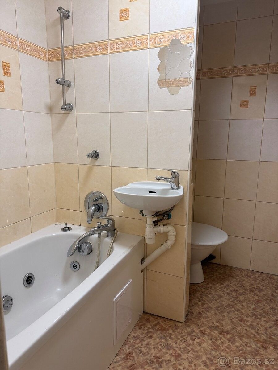 Pronájem byt - Jirkov, 431 11