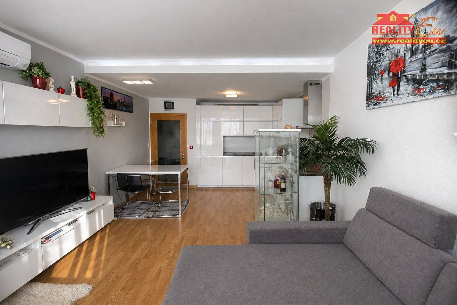 Prodej byt 2+kk - Nové náměstí, Praha 10 - Uhříněves, 57 m² - 2