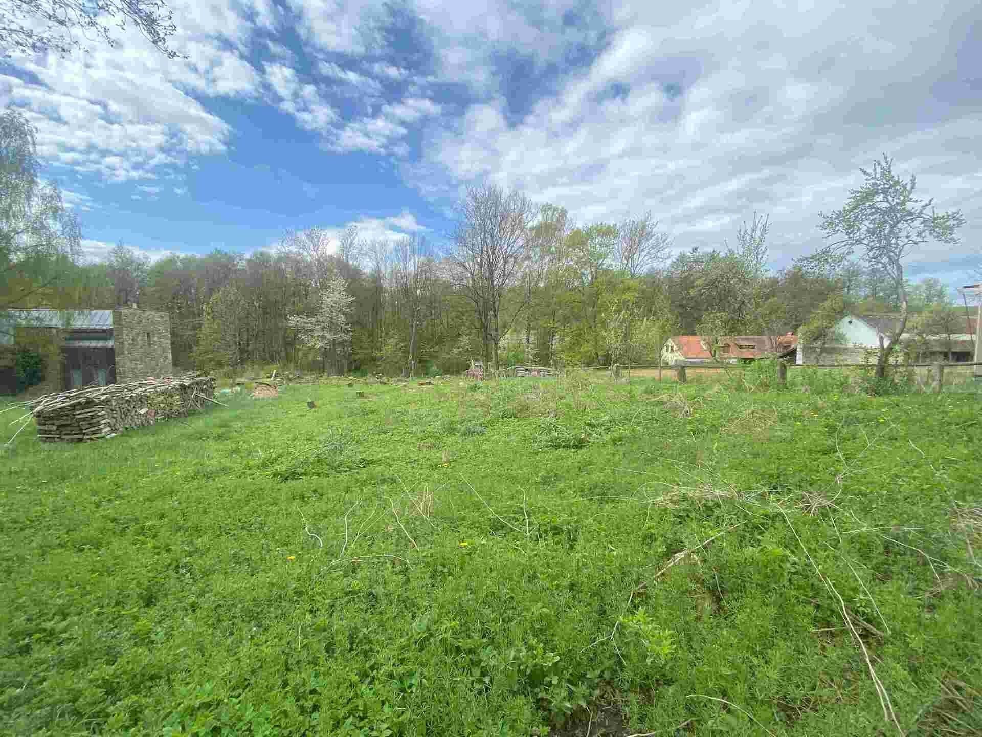 Zahrady, Slavonice, 634 m²