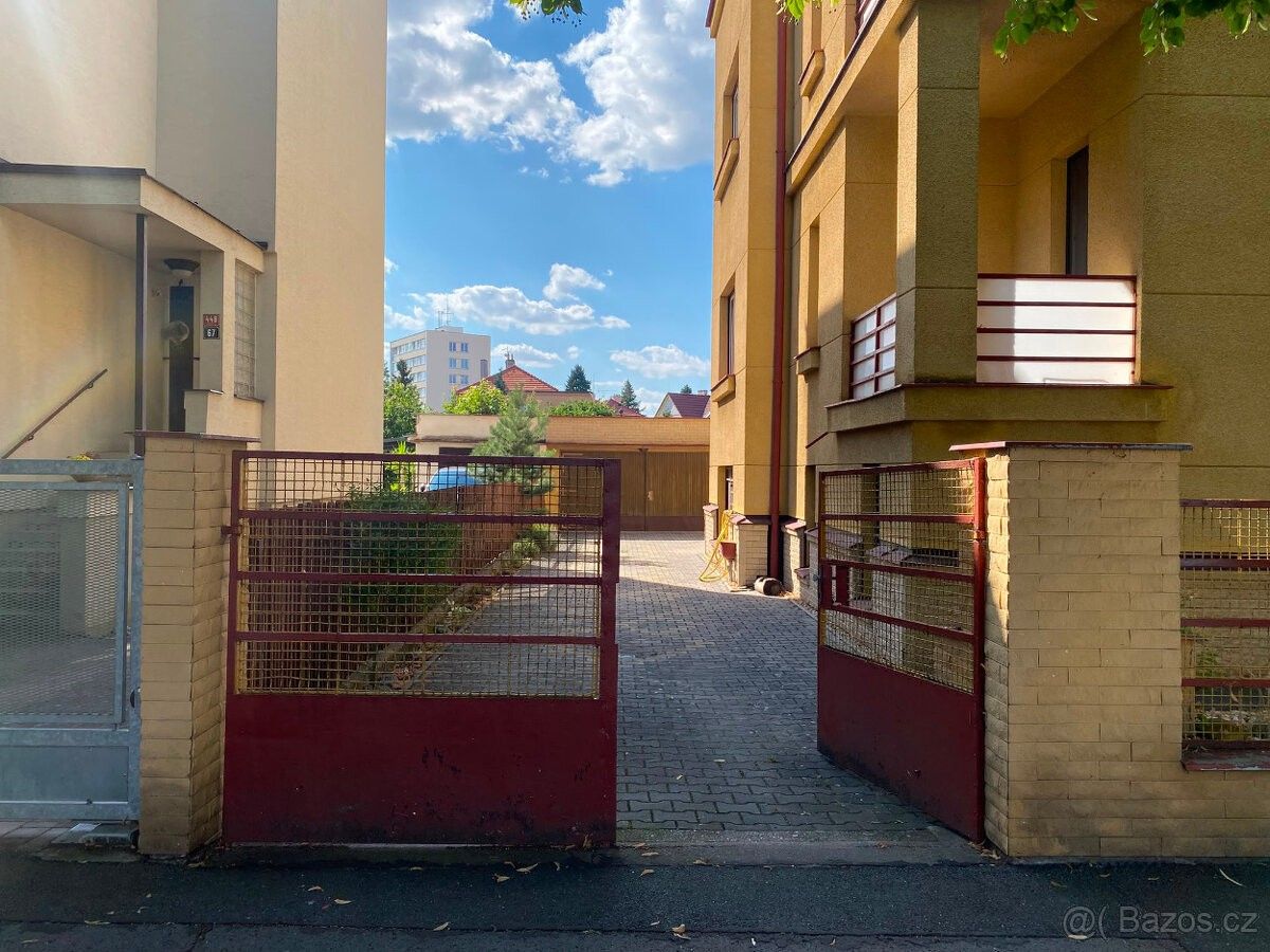 Garáže, Poděbrady, 290 01