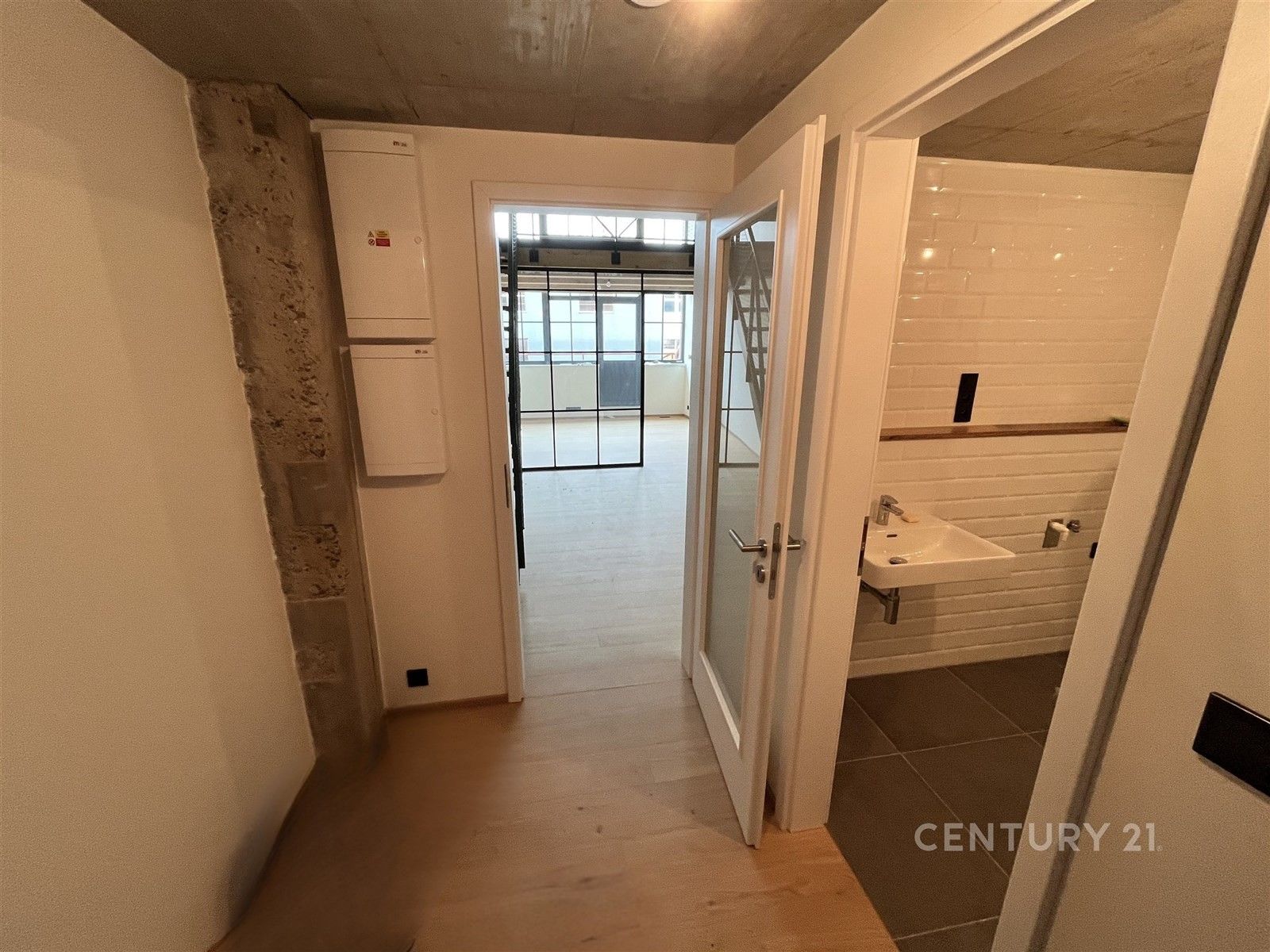 Pronájem byt 4+kk - Kolbenova 1032, Praha Vysočany, 91 m² - 5